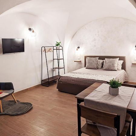Dama Suite Love & Private Jacuzzi Барі Екстер'єр фото