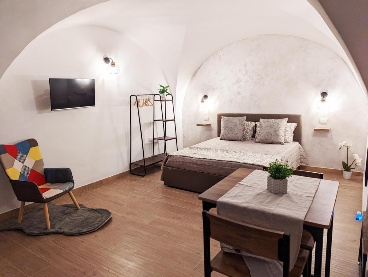 Dama Suite Love & Private Jacuzzi Барі Екстер'єр фото