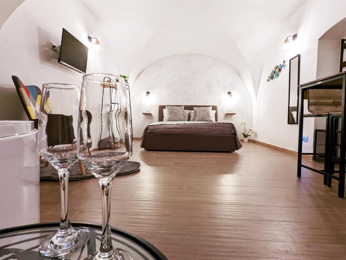 Dama Suite Love & Private Jacuzzi Барі Екстер'єр фото